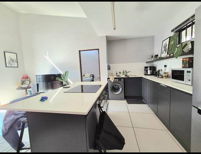 1 BEDROOM APARTMENT FOR SALE IN MENLO PARK